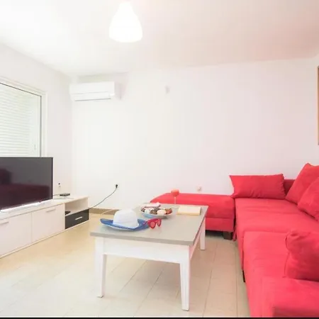 Dada I Lela Beachfront Apartment *