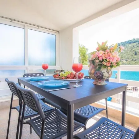 Apartment Dada I Lela Beachfront